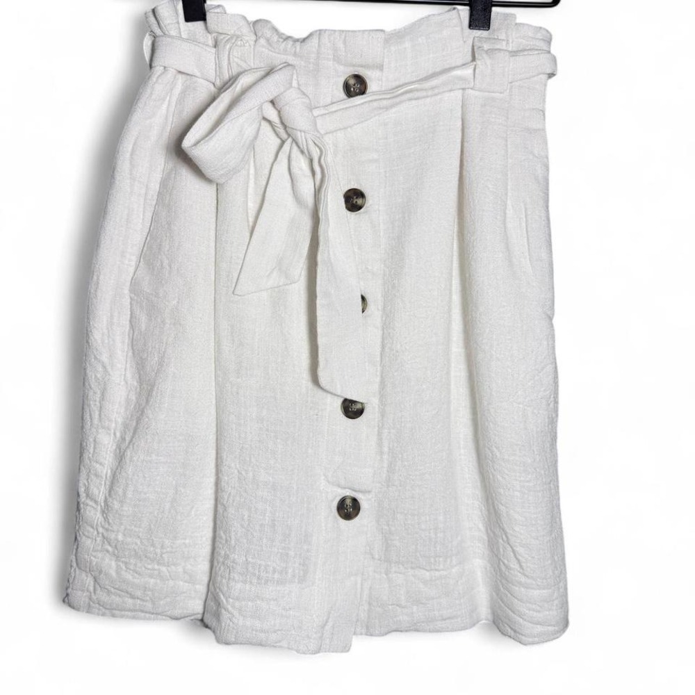 H&M white linen button up skirt with tie waist and pockets size 4